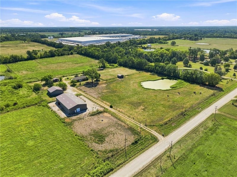 27611 S Belle Plain Rd, Harrisonville, MO 64701
