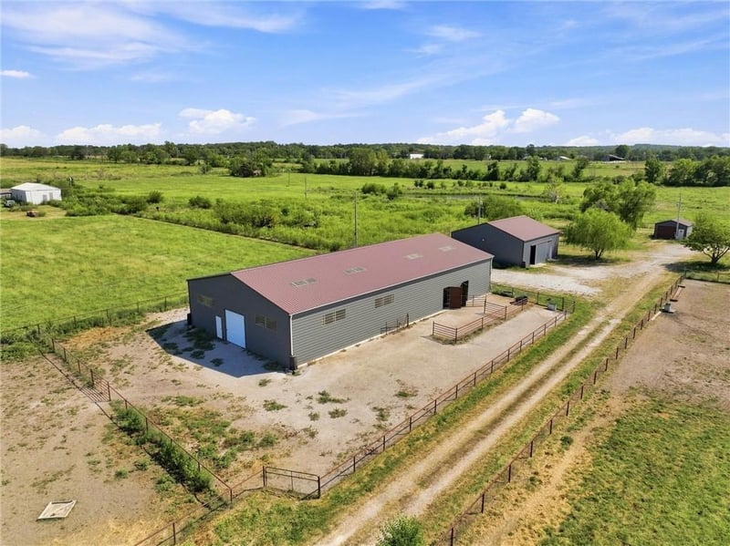 27611 S Belle Plain Rd, Harrisonville, MO 64701