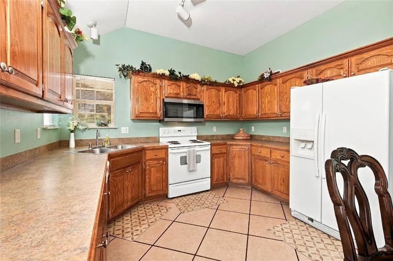 728 S Maple St, Gardner, KS 66030