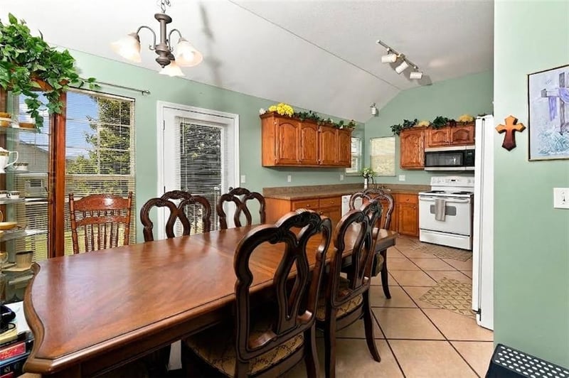 728 S Maple St, Gardner, KS 66030