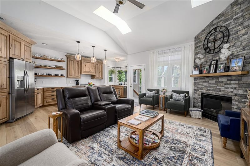 1104 Wagon Wheel Rd, Lawrence, KS 66049