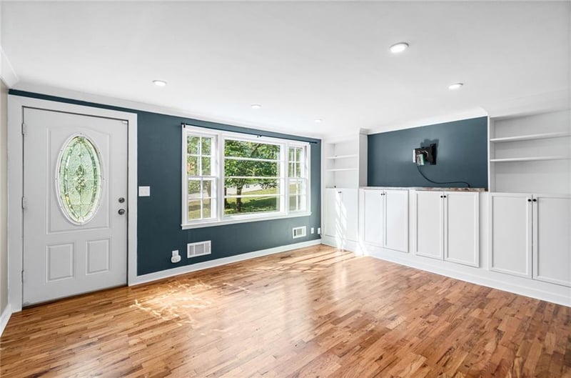 4516 NW Gleason Rd, Kansas City, MO 64151