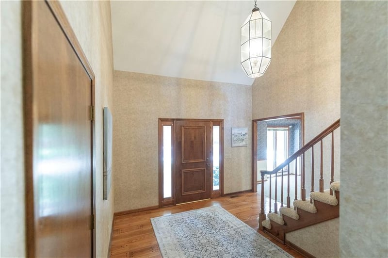 8626 Dice Ln, Lenexa, KS 66215
