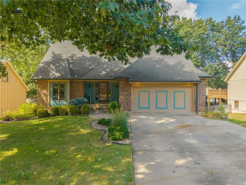 8626 Dice Ln, Lenexa, KS 66215