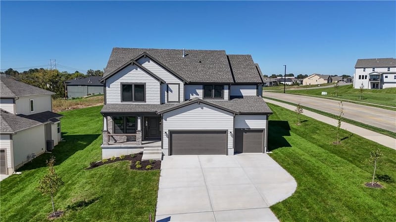 6100 Barth Rd, Shawnee, KS 66226