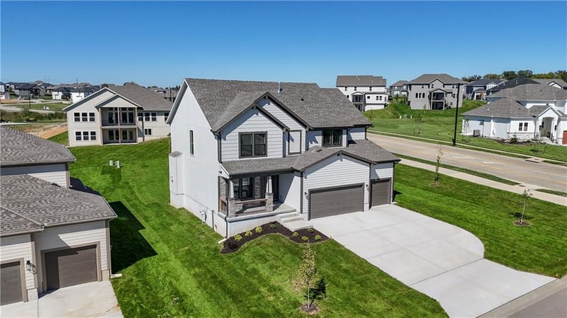 6100 Barth Rd, Shawnee, KS 66226