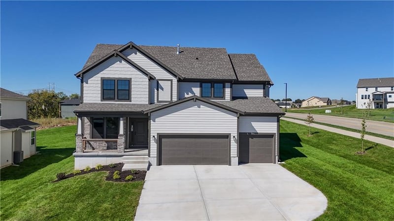 6100 Barth Rd, Shawnee, KS 66226