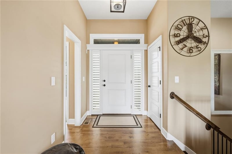807 SW Mill Creek Ct, Grain Valley, MO 64029