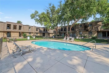 10237 Foster St, Overland Park, KS 66212