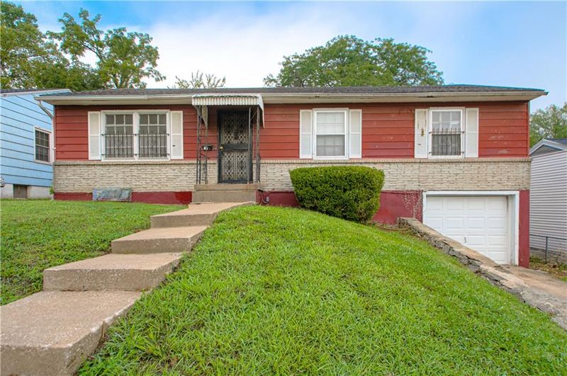 7016 Monroe Ave, Kansas City, MO 64132