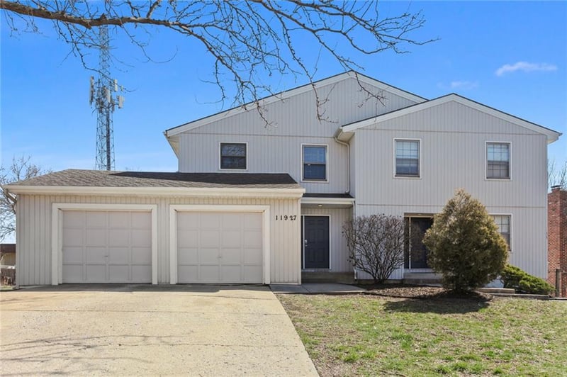 11921 Goodman St, Overland Park, KS 66213
