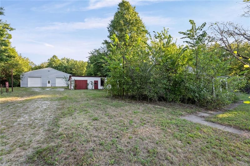 39041 Railroad Ave, Osawatomie, KS 66064