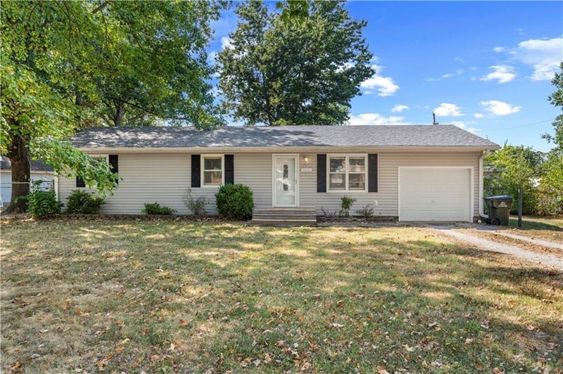 18822 S 1491 Rd, Nevada, MO 64772