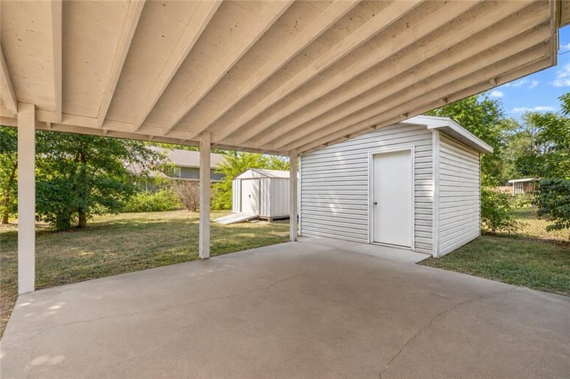 18822 S 1491 Rd, Nevada, MO 64772