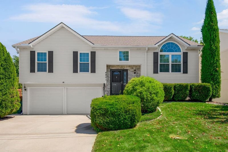 4401 Broadway Ter, Leavenworth, KS 66048