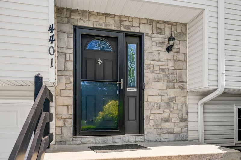4401 Broadway Ter, Leavenworth, KS 66048