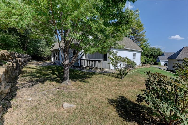 6826 N Charleston Dr, Kansas City, MO 64119