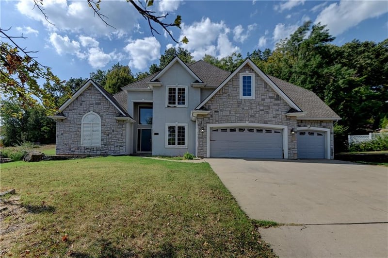 6826 N Charleston Dr, Kansas City, MO 64119