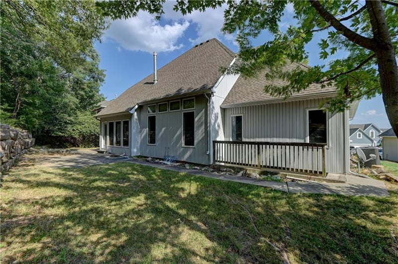 6826 N Charleston Dr, Kansas City, MO 64119