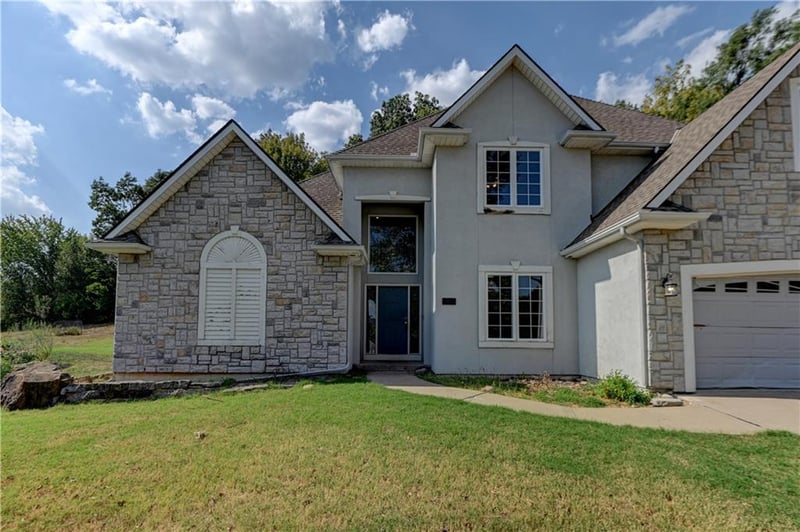 6826 N Charleston Dr, Kansas City, MO 64119