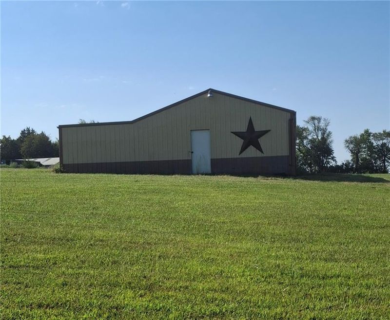 14017 Stillwell St, Bonner Springs, KS 66012