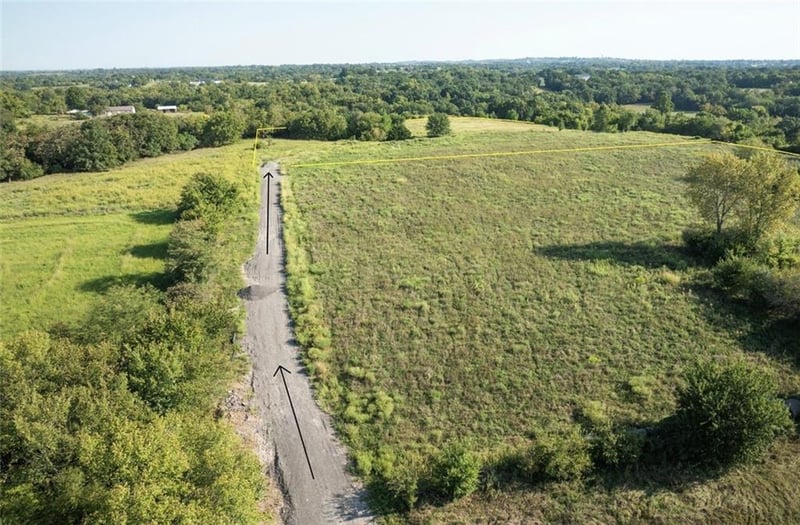 6155 Newton Rd, Odessa, MO 64076