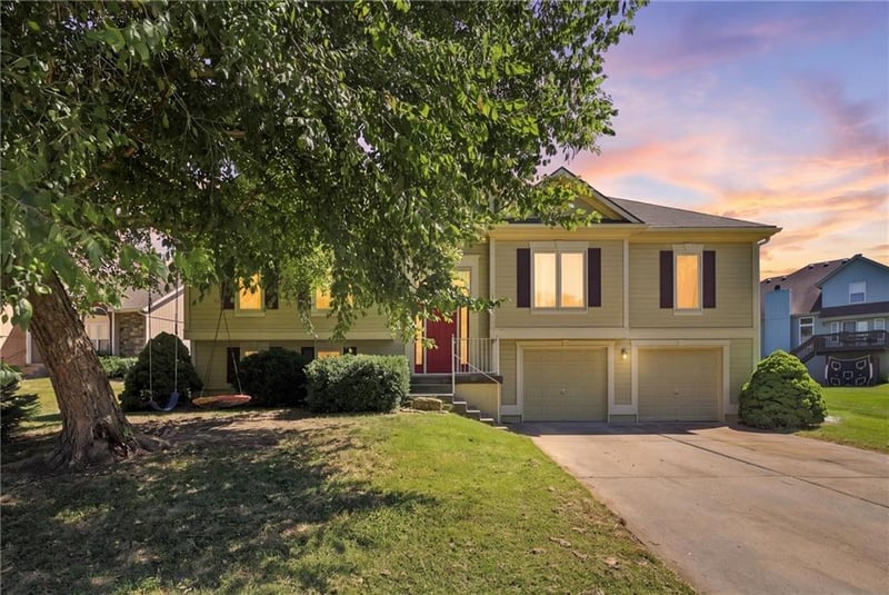 11305 N Holly St, Kansas City, MO 64155