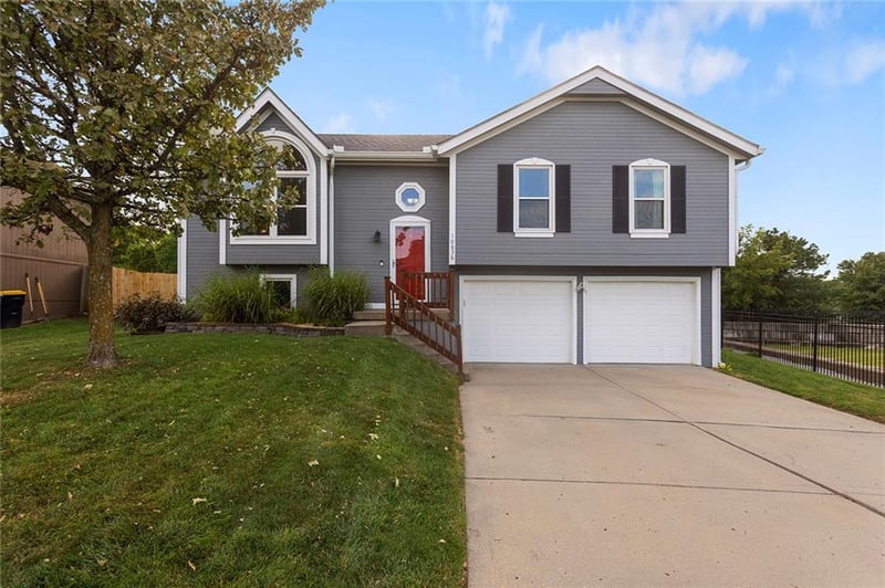 10636 N Holmes St, Kansas City, MO 64155