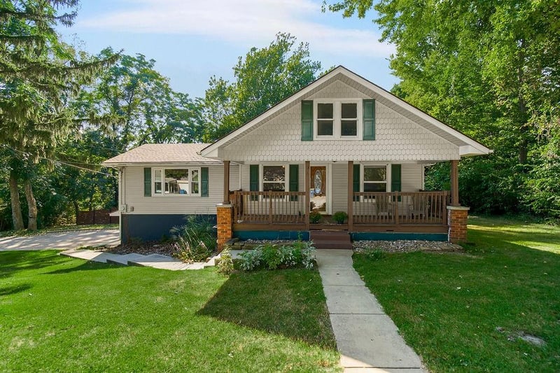 3526 N River Blvd, Sugar Creek, MO 64050
