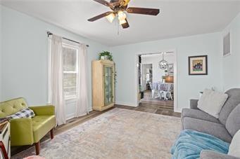 408 High St, Mound City, MO 64470