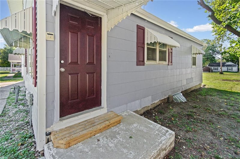 911 W 3rd St, Cameron, MO 64429