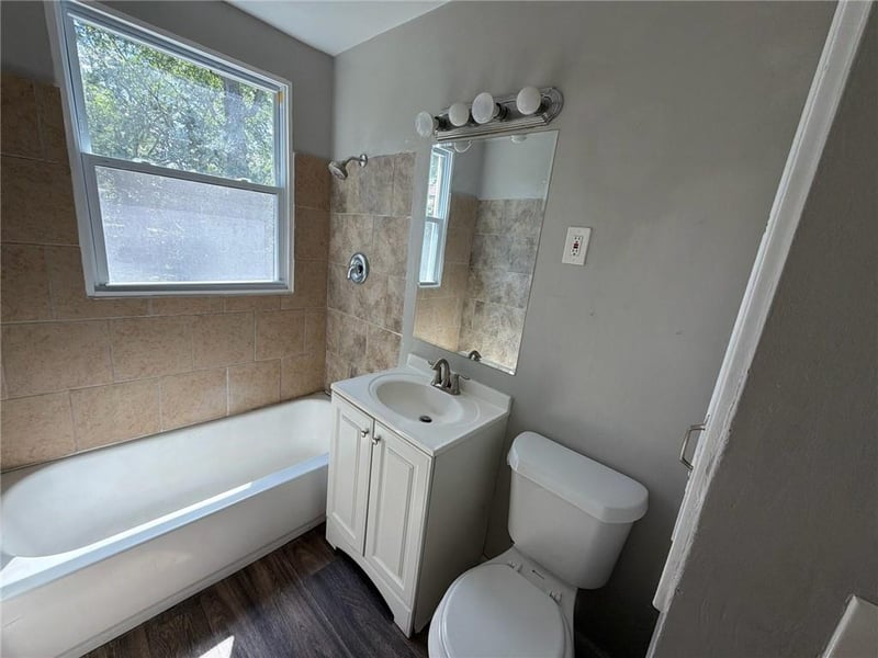 5805 E 100th St, Kansas City, MO 64134