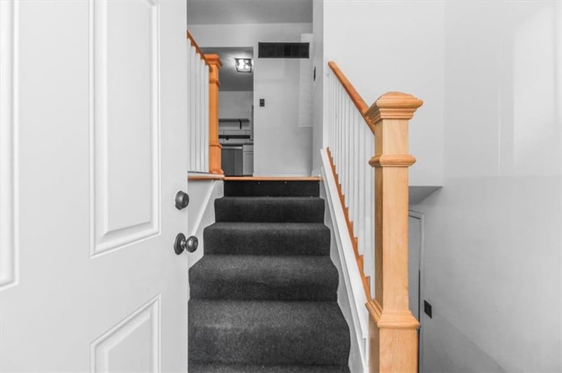 8302 Manning Ave, Raytown, MO 64138