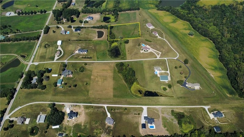 SE Mooney Dr, Holt, MO 64048
