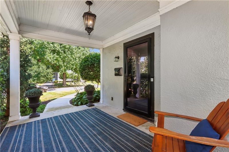635 Greenway Ter, Kansas City, MO 64113