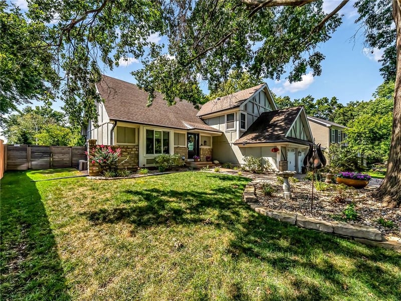 10804 Horton St, Overland Park, KS 66211