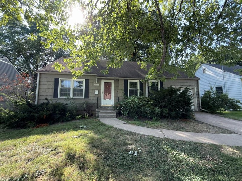 4928 Juniper Dr, Roeland Park, KS 66205