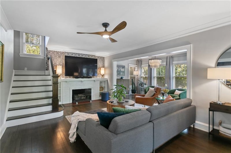 6234 Valley Rd, Kansas City, MO 64113