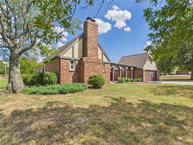 915 215th St, Fort Scott, KS 66701