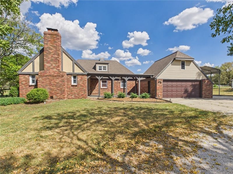 915 215th St, Fort Scott, KS 66701