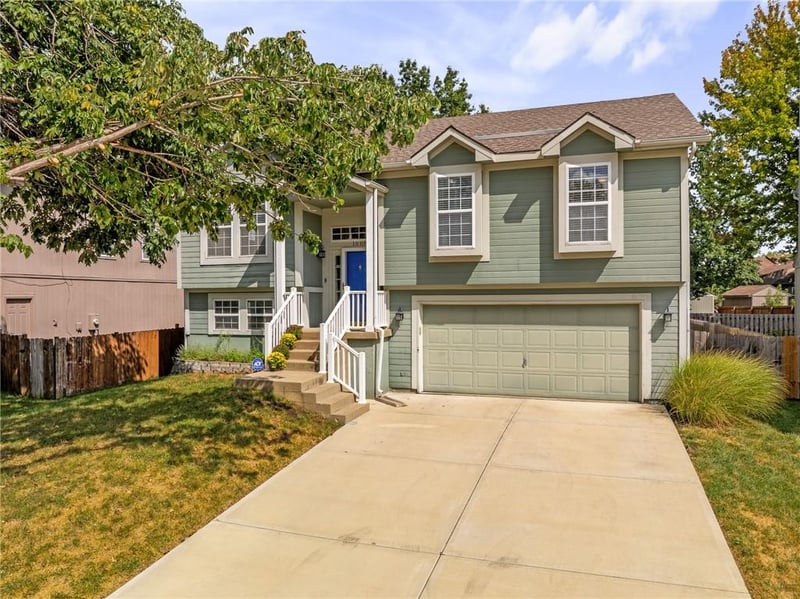 1008 N Clinton St, Olathe, KS 66061