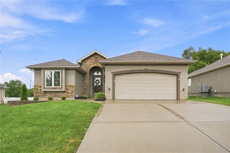7524 N Eastern Ave, Kansas City, MO 64158