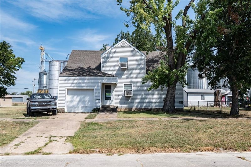610-612 W Sycamore St, Independence, KS 67301