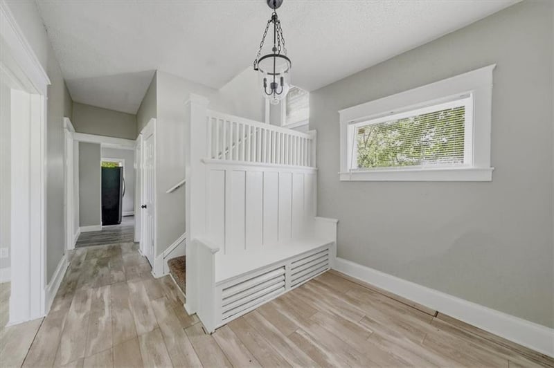 3601 E 60th St, Kansas City, MO 64130