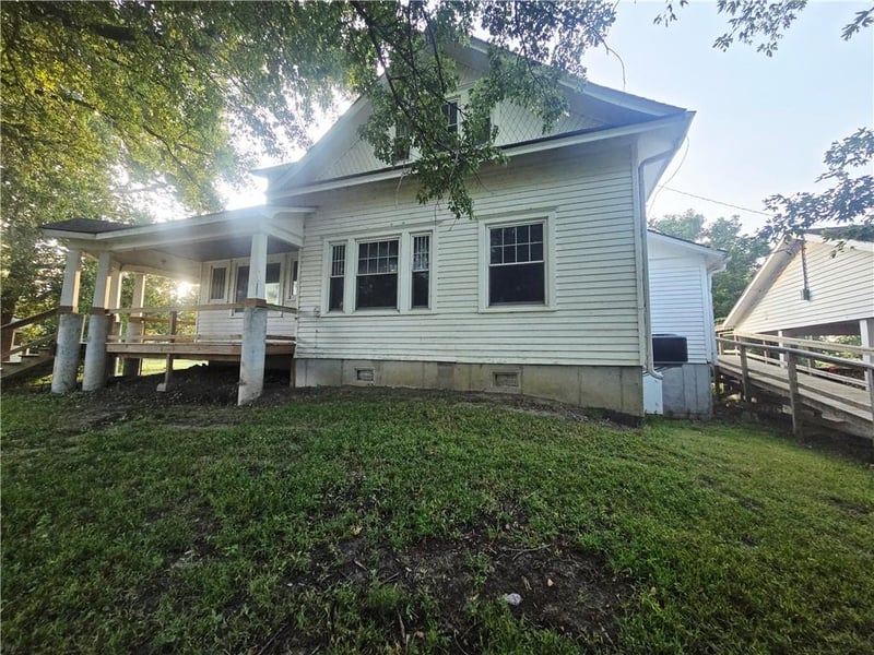 302 S Williams St, Craig, MO 64437