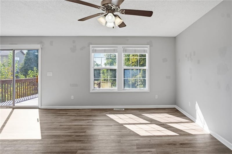 11112 Highview Rd, Peculiar, MO 64078