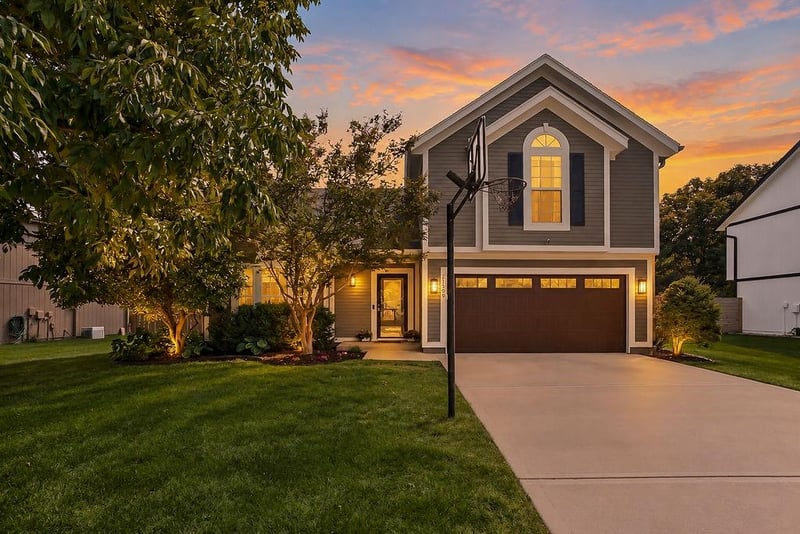 21509 W 51st St, Shawnee, KS 66226