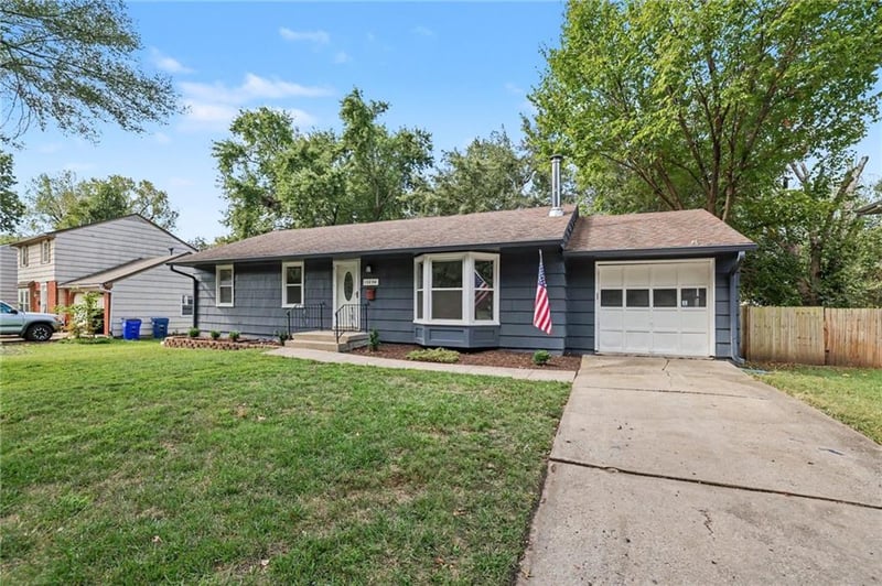 13254 Park Hills Dr, Grandview, MO 64030