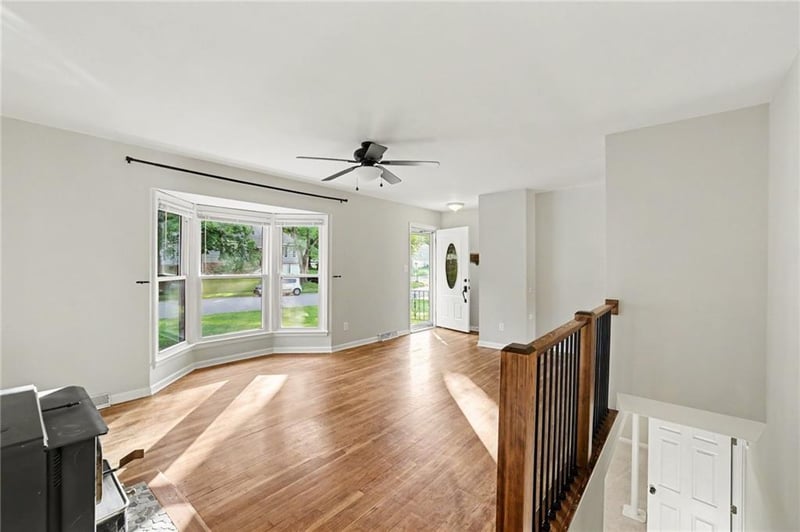 13254 Park Hills Dr, Grandview, MO 64030