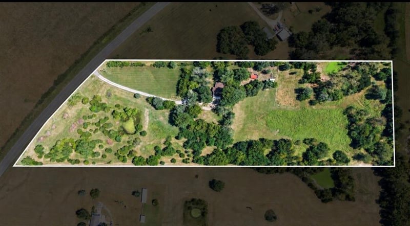 20269 Mclouth Rd, Tonganoxie, KS 66086